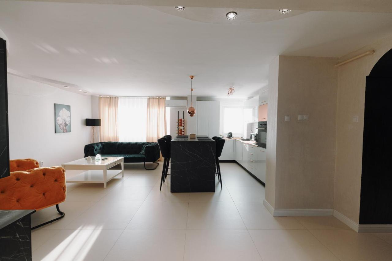Bear'S Apartment Alba Iulia Exteriör bild